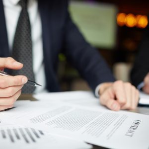 empresarios firma contrato primer 1098 14236